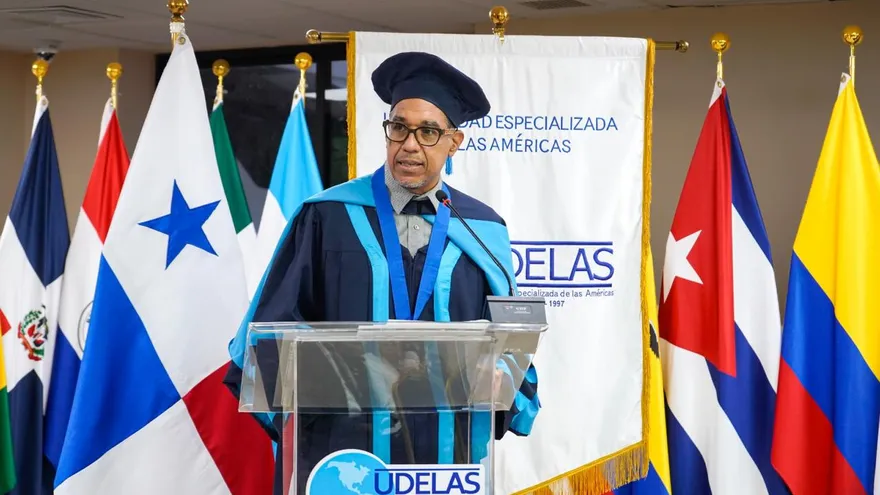 Danilo Pérez recibe reconocimiento de la Udelas