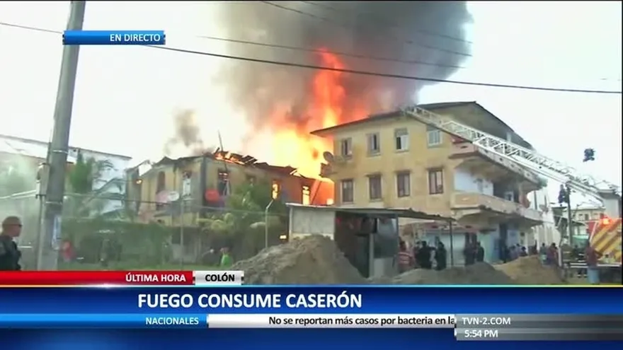 Incendio consume dos caserones en la provincia de Colón