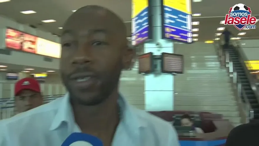 Exclusivo: DT Wanchope en su salida del Aeropuerto