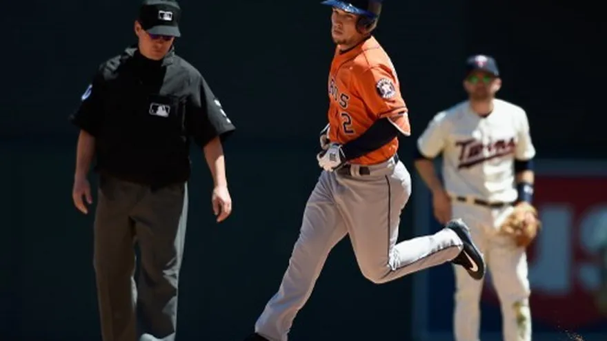 Astros aplastan a Mellizos y completan la barrida.