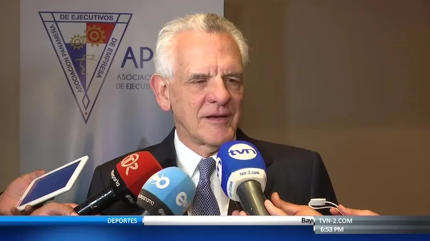 Condecoran al empresario panameño Stanley Motta