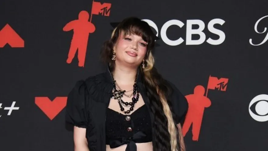 Lola Young, cantante