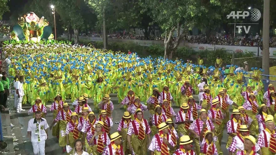 Extranjeros en el sambódromo de Río