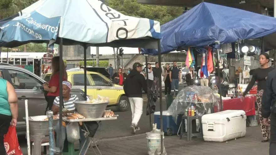 Puestos de los vendedores ambulantes de la 5 de Mayo