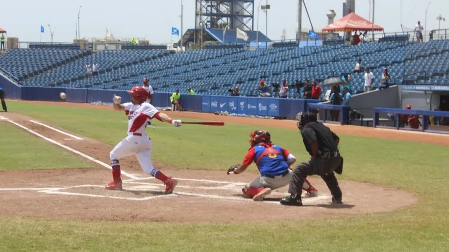Puerto Rico vence a Venezuela en duelo de debutantes en el béisbol