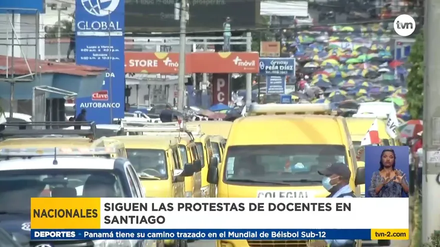 Dirigencia de docentes en Veraguas realizan marcha hacia la Gobernación