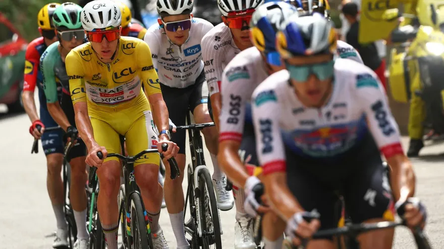 Un grupo de ciclistas participantes del Tour de Francia
