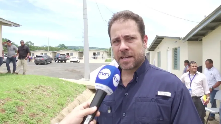 Surgen críticas contra Ministro de Vivienda