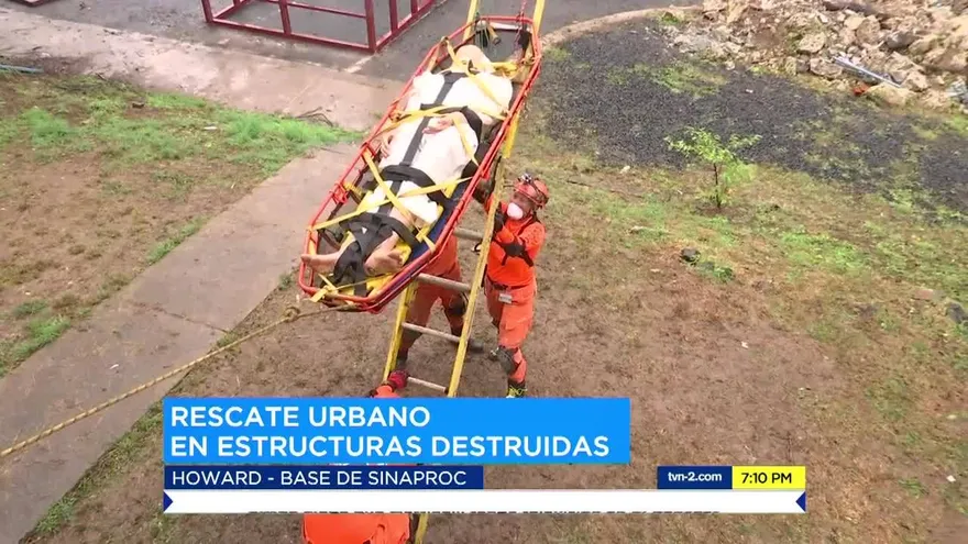 Rescatistas entrenan en Panamá