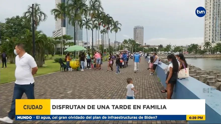 Ambiente familiar en la Cinta Costera