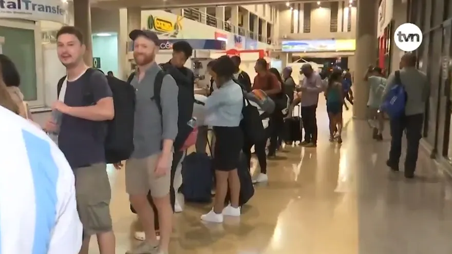 Madrugaron para viajar y carnavalear