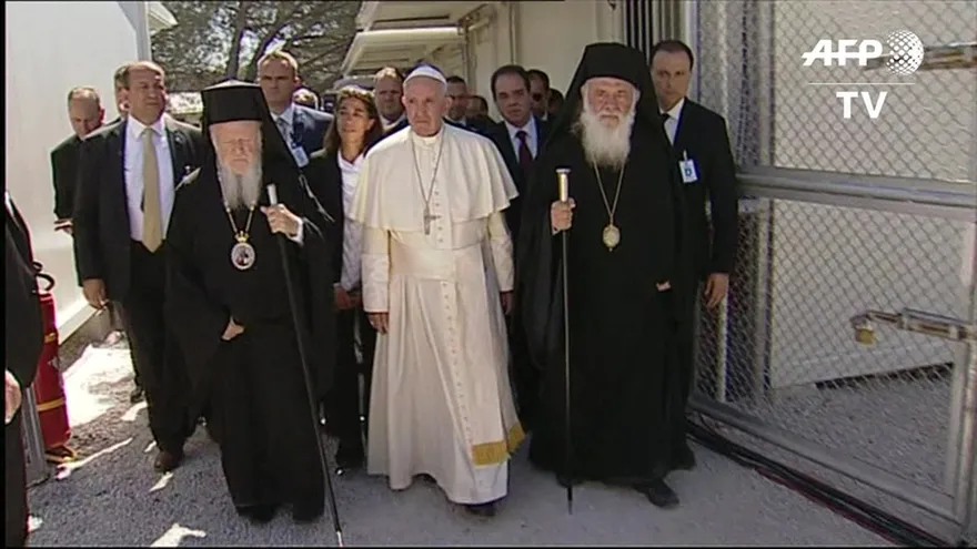 Papa en Lesbos: " Todos somos migrantes"