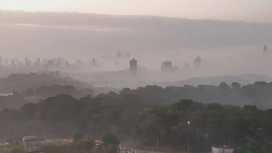 Ciudad de Panamá en medio de una densa niebla