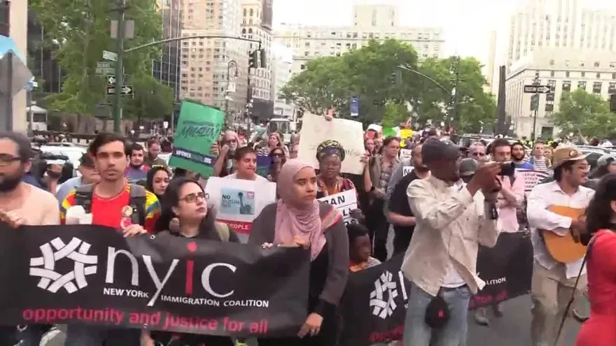 Protestas en EEUU tras aval del Supremo al veto migratorio de Trump