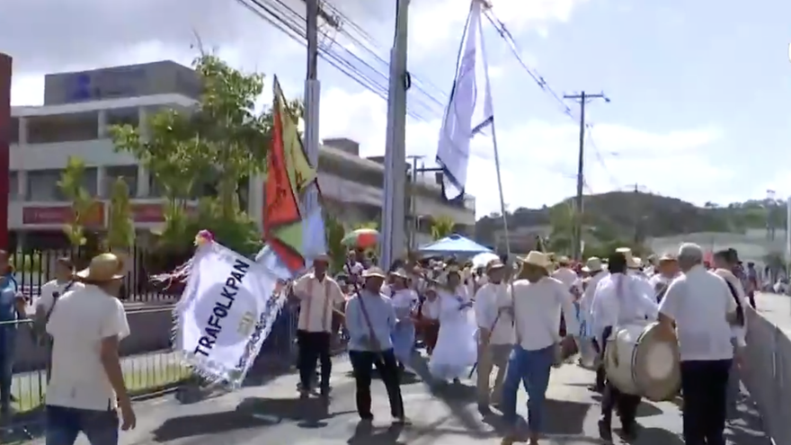 San Miguelito celebra desfile Nuestras Polleras