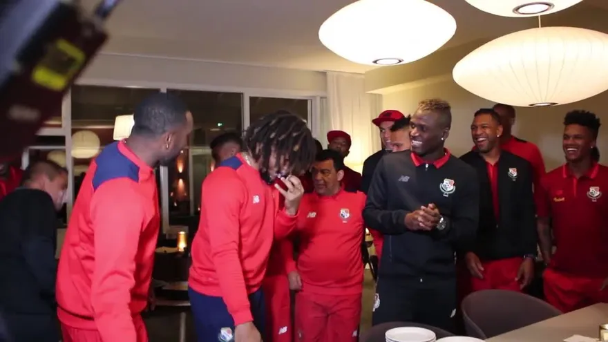 Así es como la Sele festejó el cumplaños de Román