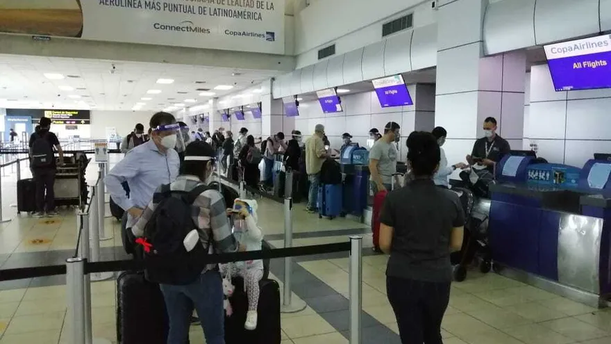 Los vuelos comerciales se reactivaron el viernes 14 de agosto.