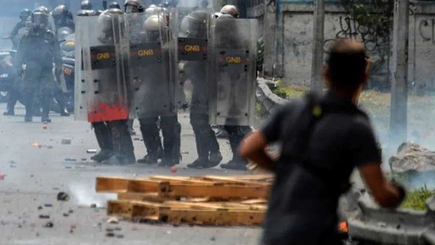 Violentos disturbios en la región natal de Hugo Chávez dejan tres muertos