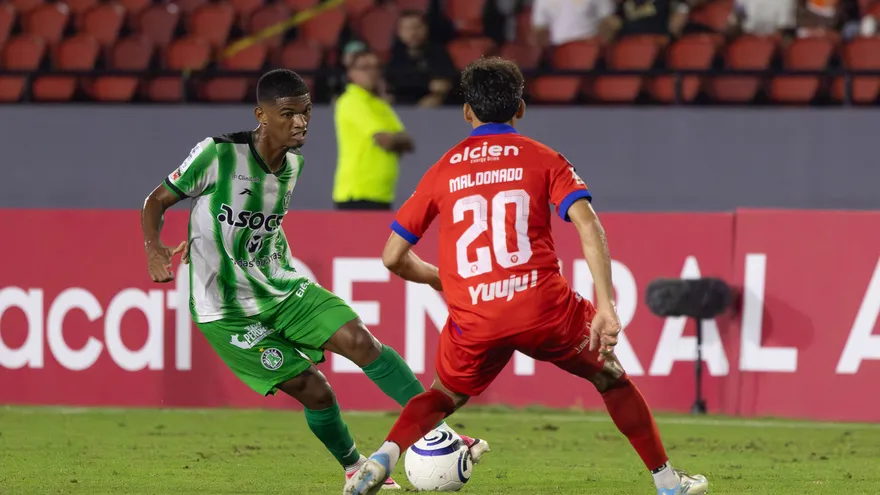 Alianza FC y Olimpia en acción en la Copa Centroamericana