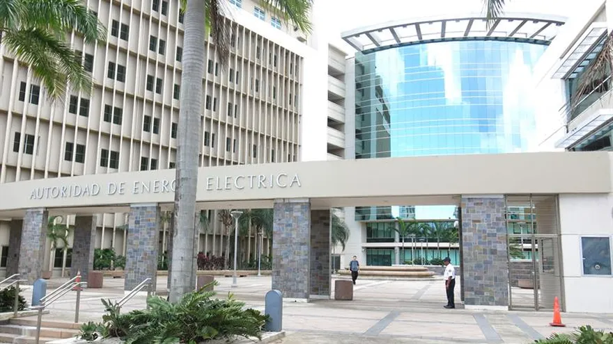 Eléctrica de Puerto Rico coloca $55 millones en bonos a acreedores. EFE