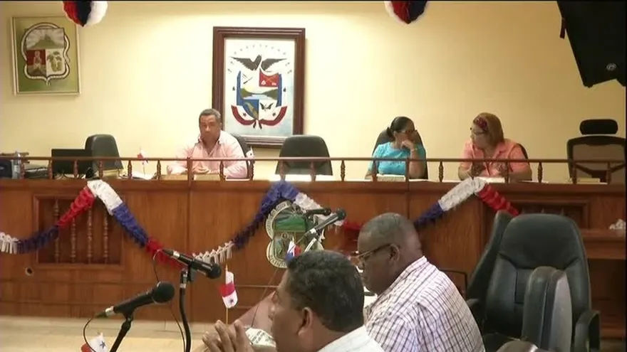 Concejales denuncian malos manejos de alcaldesa de Capira