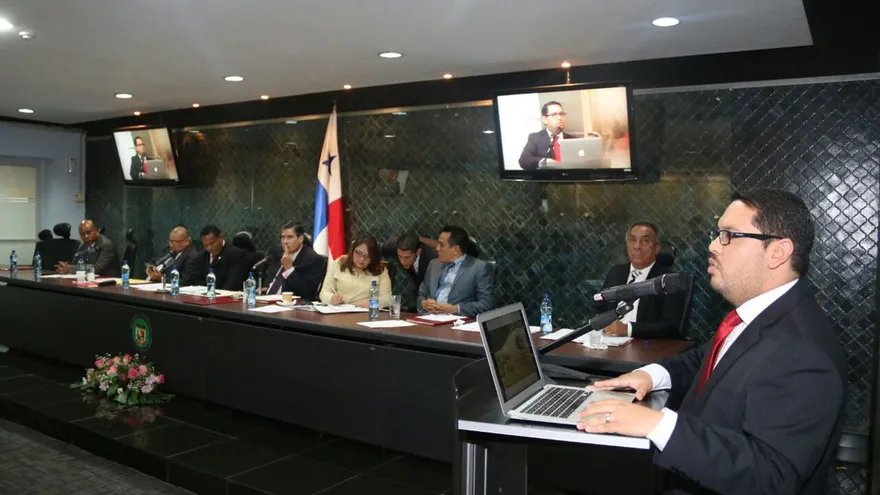 Director de la ATTT responde cuestionamientos en la Asamblea Nacional. Fotografía @ATTTPanama
