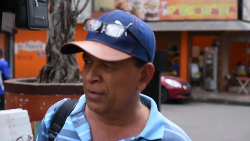 Panameños, divididos ante posible inclusión de extranjeros en 120 a los 65