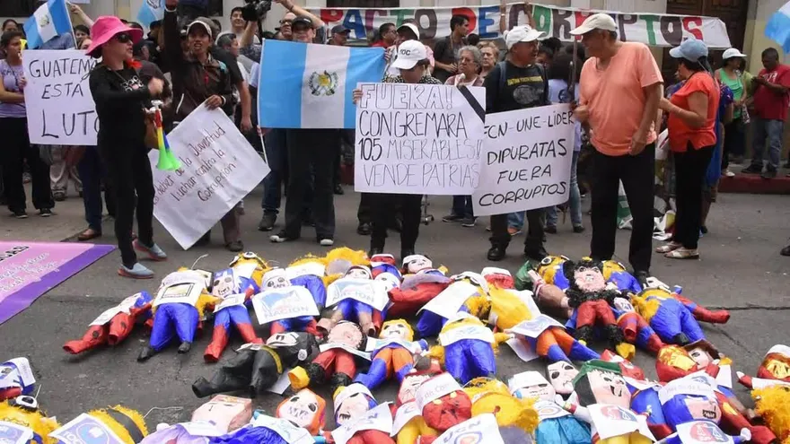 Manifestaciones en Guatemala por reforma que blinda a políticos