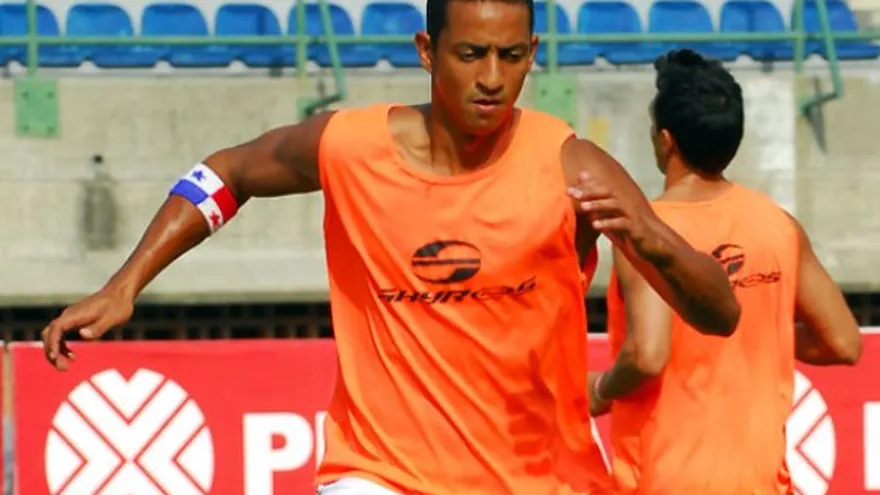 Rolando Escobar es baja para el amistoso ante México