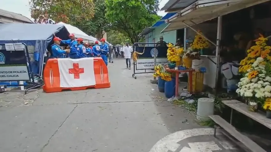 Familiares de víctimas del terremoto en Colombia buscan identificar a sus seres queridos