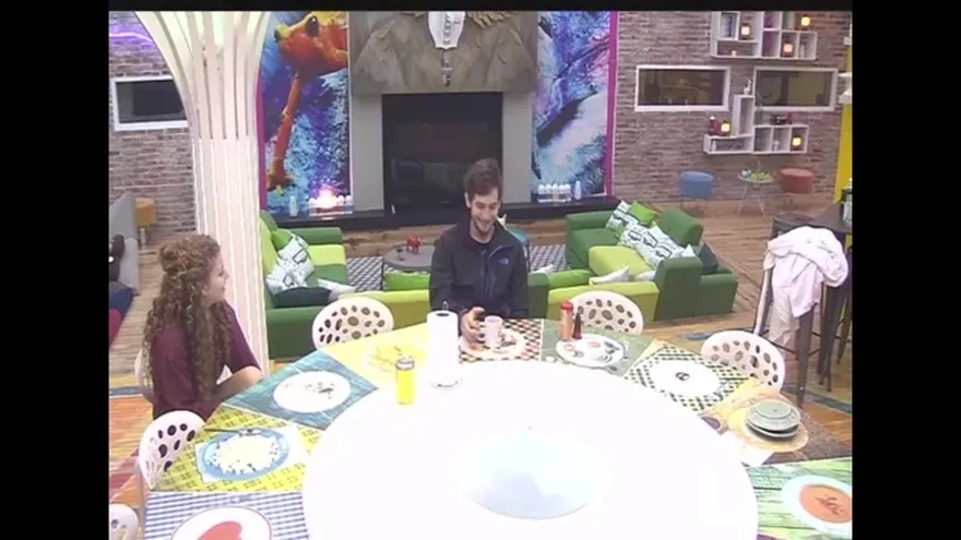 Alejandro y su picardía con Carolina