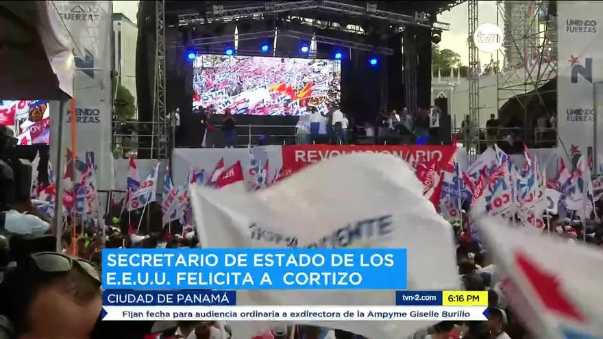 Pompeo conversa por teléfono con Cortizo