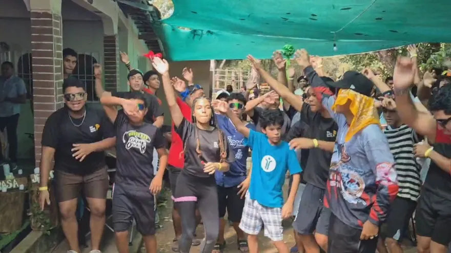 Jóvenes buscan una alternativa más sana y asisten a encuentro espiritual