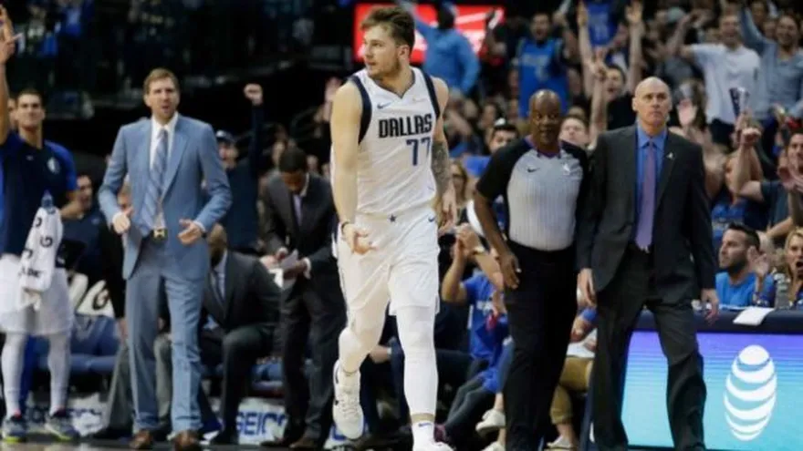 Barea y Doncic dan a Mavericks segundo triunfo de visitantes