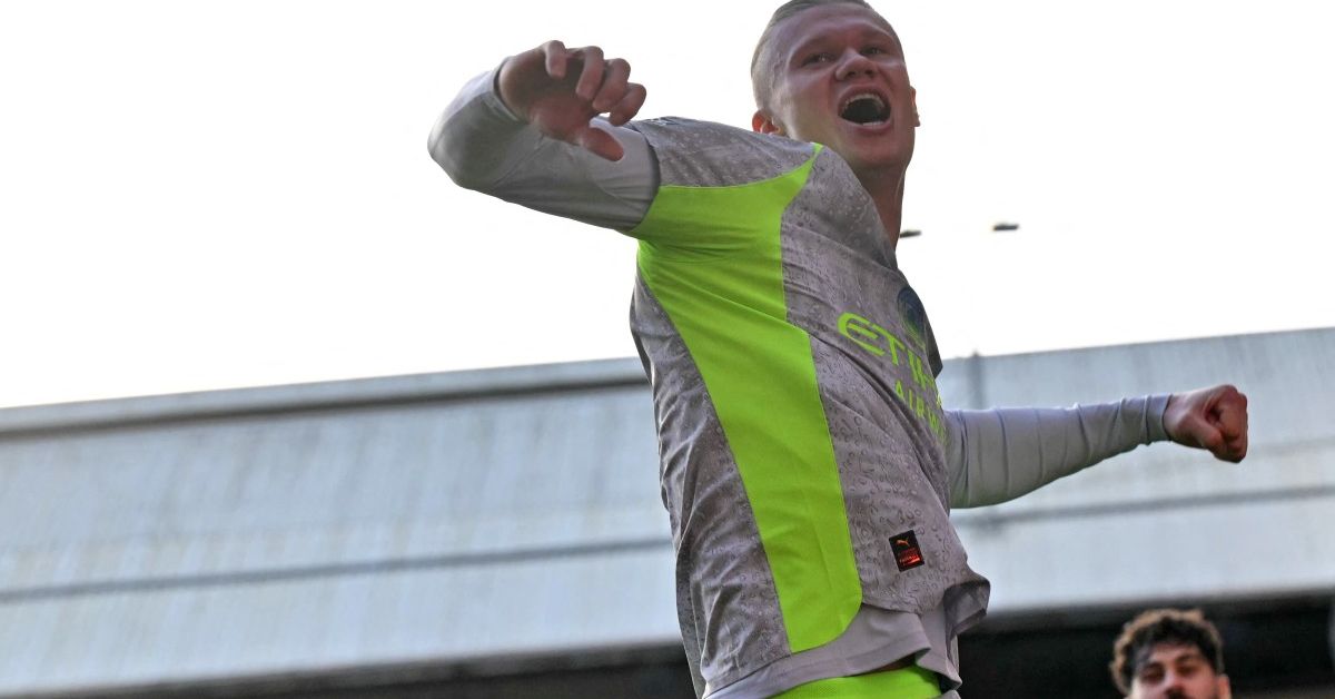 Erling Haaland dona costoso libro vikingo a su ciudad natal en Noruega