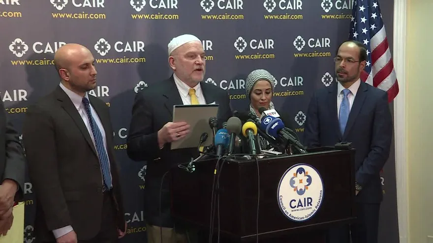 Líderes musulmanes de EEUU presentan demanda contra Trump