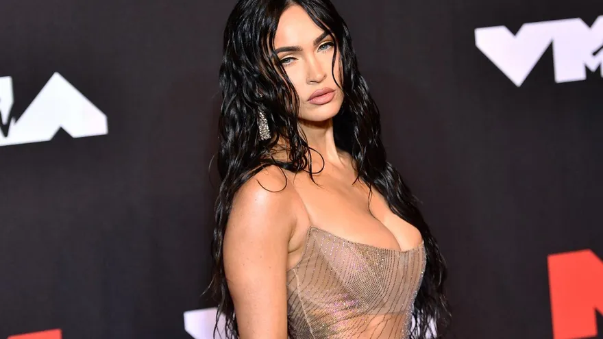 Megan Fox en la alfombra roja de los MTV Video Music Awards 2021