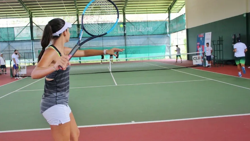 La Copa Wilson se realiza en las canchas de tenis del Club de Golf de Panamá.