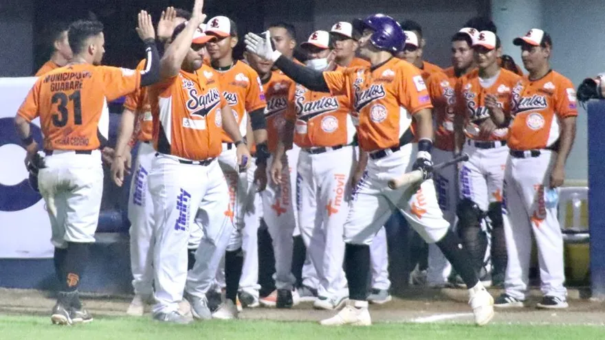 Los Santos somete a Bocas del Toro y aumenta su ventaja