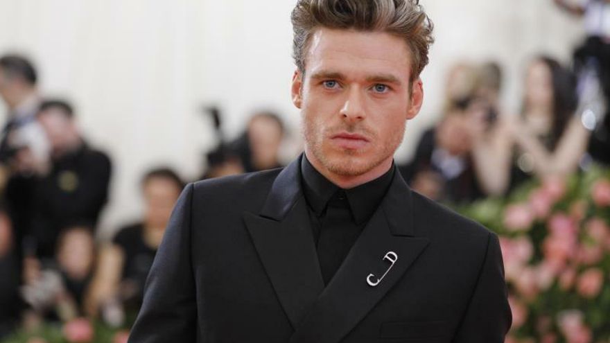 Richard Madden posa en la alfombra roja de la Gala Met de 2019 celebrada este lunes en Nueva York (EE.UU.).