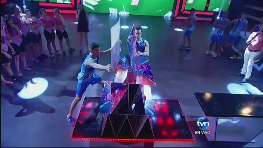 ¡Gran victoria de los Machos armando la Torre de Cartas!