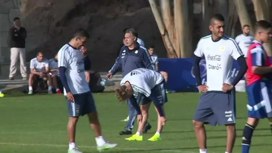 Argentina juega la Copa América pese a lucha por el poder en AFA