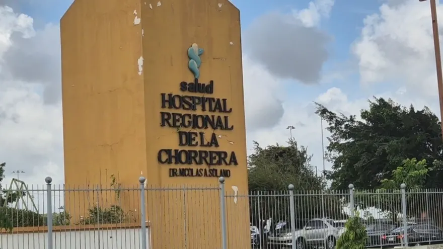 Mujer da a luz en la sala de espera del Hospital Nicolás Solano; madre y bebé están estables