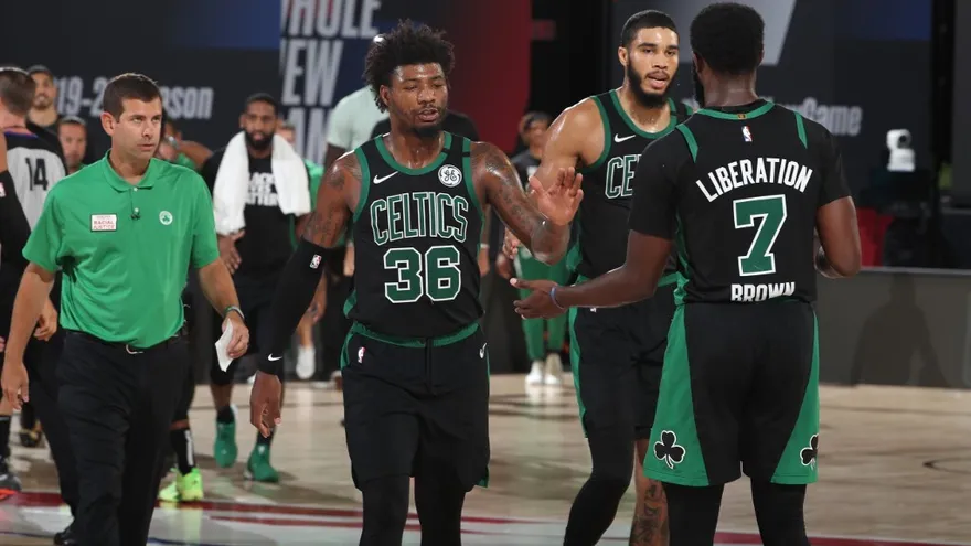 Celtics dan primer golpe en semifinales del Este sobre los Raptors