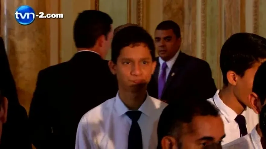 Presidente sanciona ley que amplía la beca universal