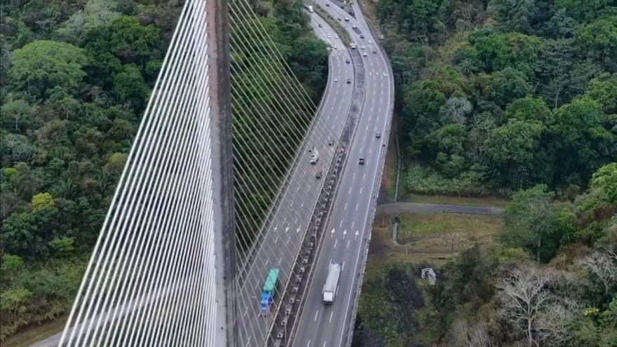 Puente Centenario sobre el Canal de Panamá