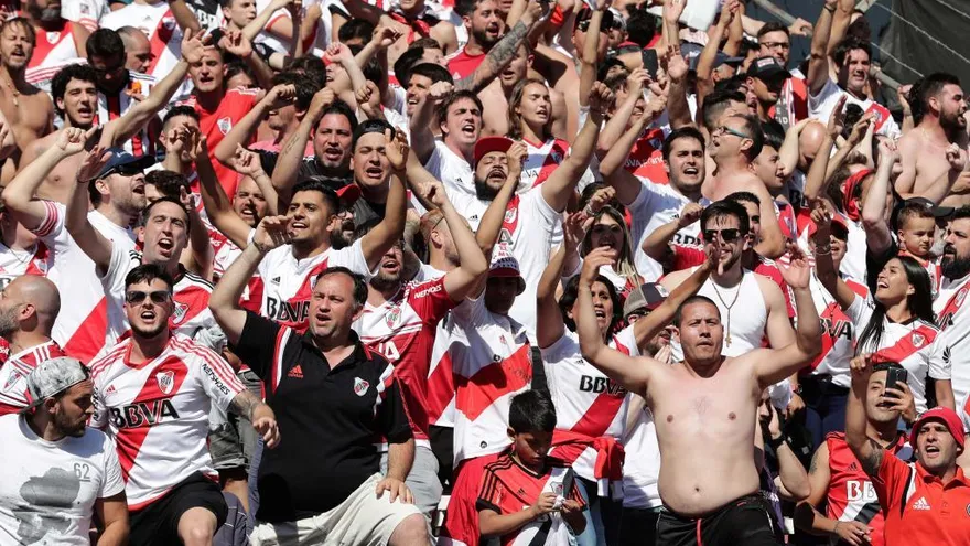 El horario para la final de Copa Libertadores River-Boca, se sigue estirando