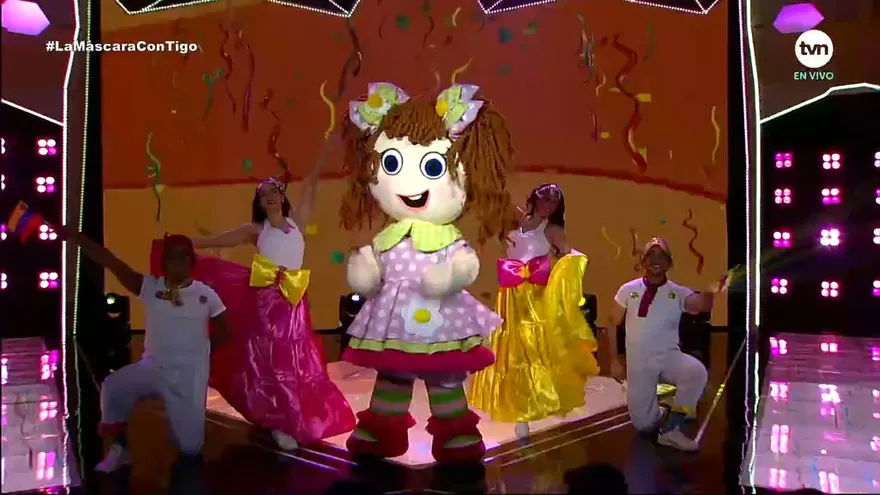 Muñeca canta ‘Esta Vida’ de Jorge Celedón