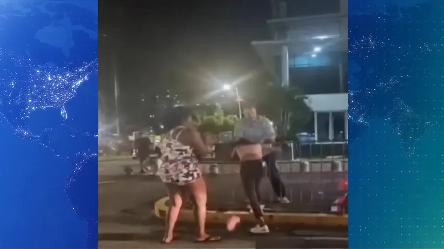 Dos mujeres roban a extranjero en vía Argentina