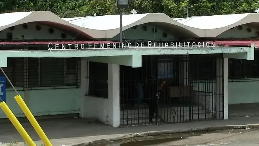 Reportan supuesta muerte de reclusas en la cárcel de mujeres